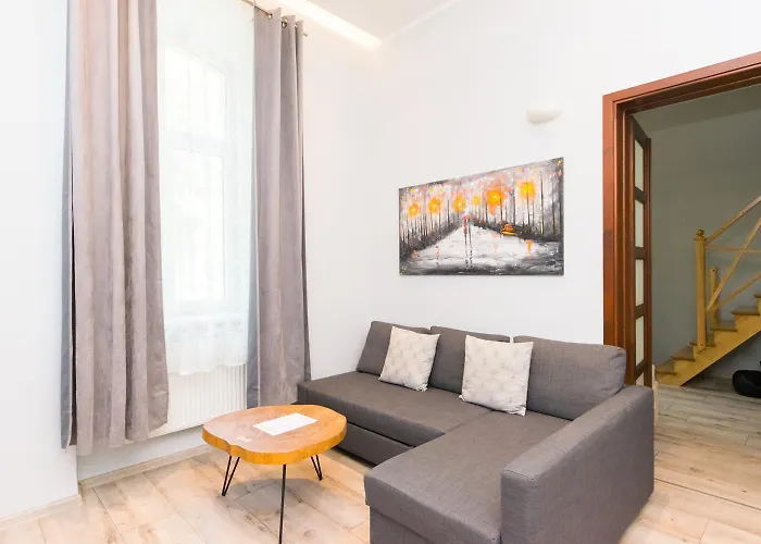 Huge Apartment At Castle