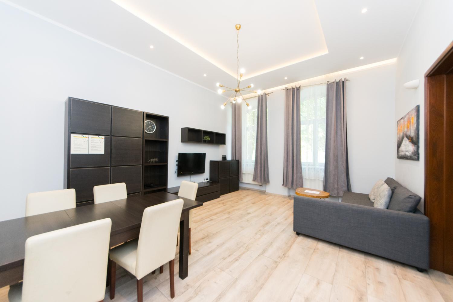 Apartment Huge At Castle *